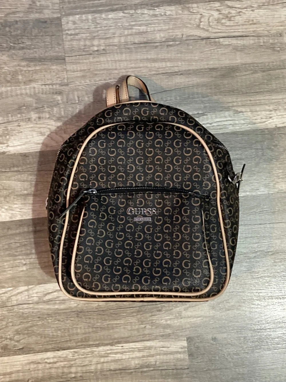 g by guess mini backpack Factory Evan Color-Block Crossbody This powerful backpack has it all Guess Girl Mini Backpack 4G